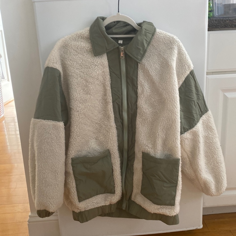 Shein fleece white and green size L